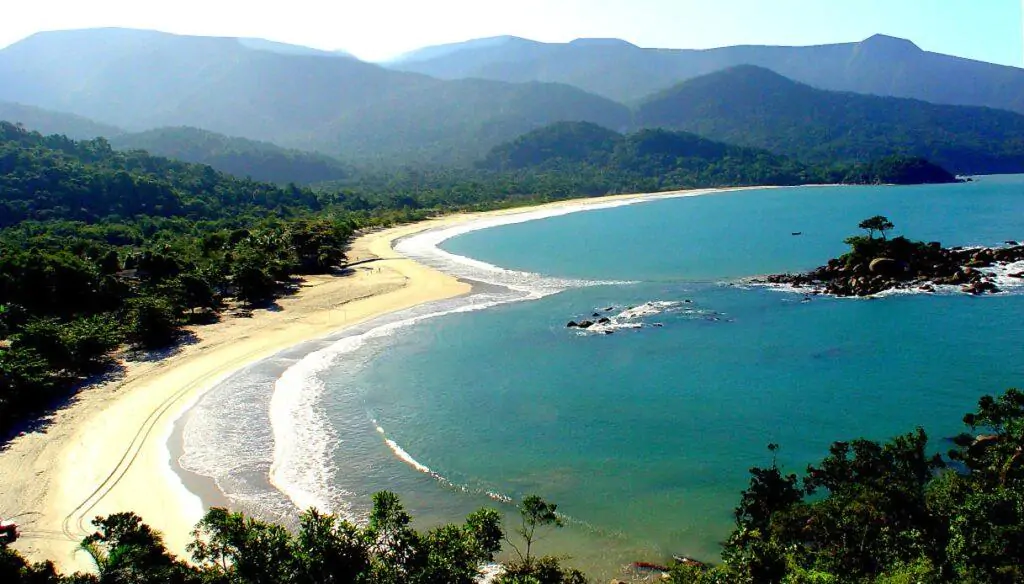 praia castelhanos brasile